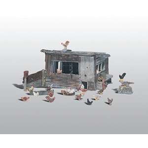  Woodland Scenics HO Chicken Coop Kit: Toys & Games