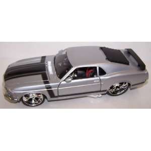  Maisto 1/24 Scale Diecast Custom Shop 1970 Ford Mustang 