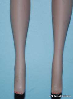 Very Pretty Brunette Vintage Straight Leg Midge doll. Ton of hair 