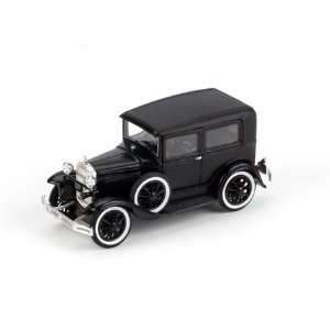  1/50 Die Cast 1931 Ford Model A Sedan, Black: Toys & Games
