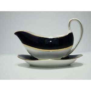  Wedgwood China Piccidally Gravy Boat and Saucer: Kitchen 