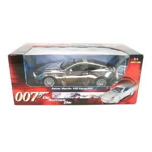   V12 Vanquish  From Die Another Day 1/18 Chrome Chase Car Toys & Games