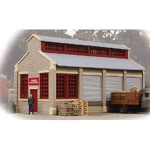  Walthers Trainline HO Scale United Trucking Building Toys 