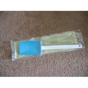 The Pampered Chef Small Turquoise Mix N Scraper