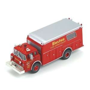  HO RTR Ford Fire Rescue Truck Boston Toys & Games