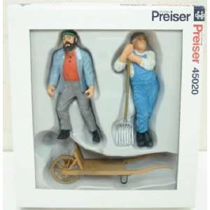  Preiser 45020 G Scale Workers & Wheel Barrow Figures