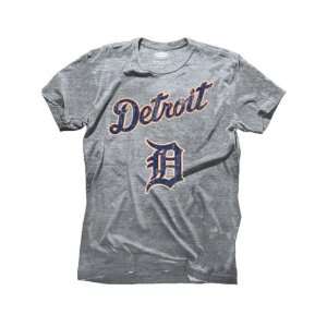   Threads Heathered Grey Tri Blend On Deck T Shirt: Sports & Outdoors