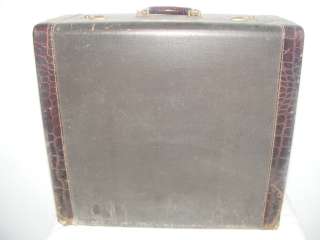 B89)large Vintage black leather+fake skin luggage suitcase  