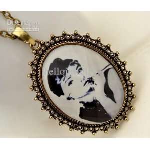 Audrey Hepburn Retro vintage jewelry pendant neckalces sweater chain 