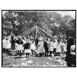  May pole dance,Central Park,New York: Home & Kitchen