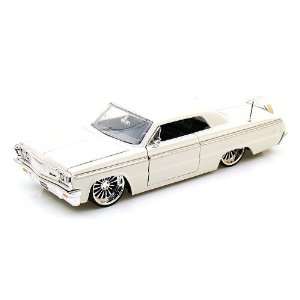  1964 Chevy Impala 1/24 White: Toys & Games
