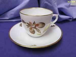   Copenhagen tea cup and saucer brown iris gold trim 711 9452  