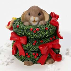 CHARMING TAILS Mouse 4023657 WREATH IN FOR THE SEASON  