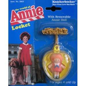  Orphan Annie Locket Necklace w Gold Tone Chain & Removable Annie 