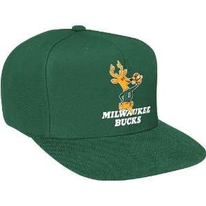    Milwaukee Bucks Basic Logo Snap Back Hat: Sports & Outdoors