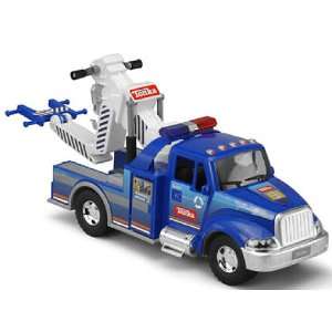  Tonka Lights and Sound Tow Truck   Blue: Toys & Games